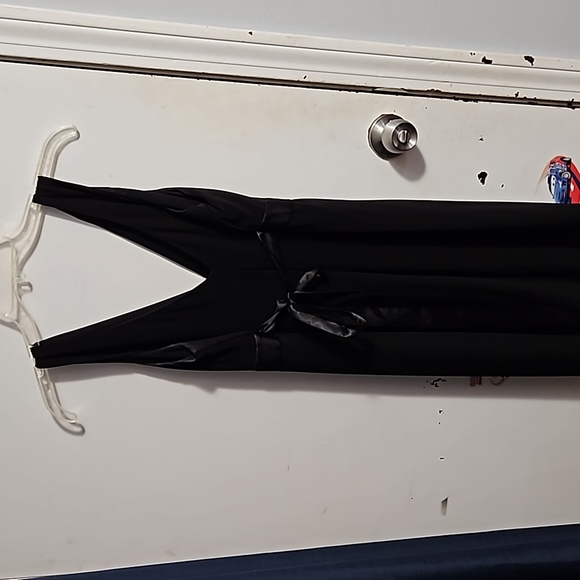 Women's 14 Sleeveless Dress - Picture 4 of 6